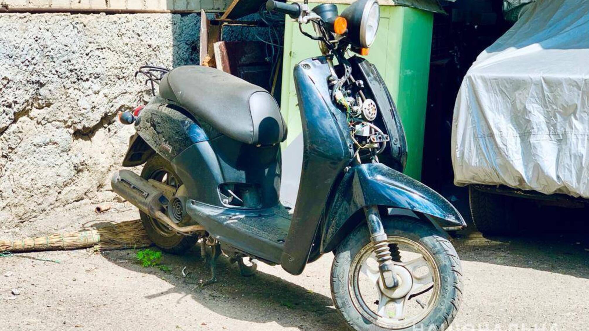 В Одесі поліцейські викрили громадянина сусідньої держави в незаконному заволодінні мопедом місцевого жителя