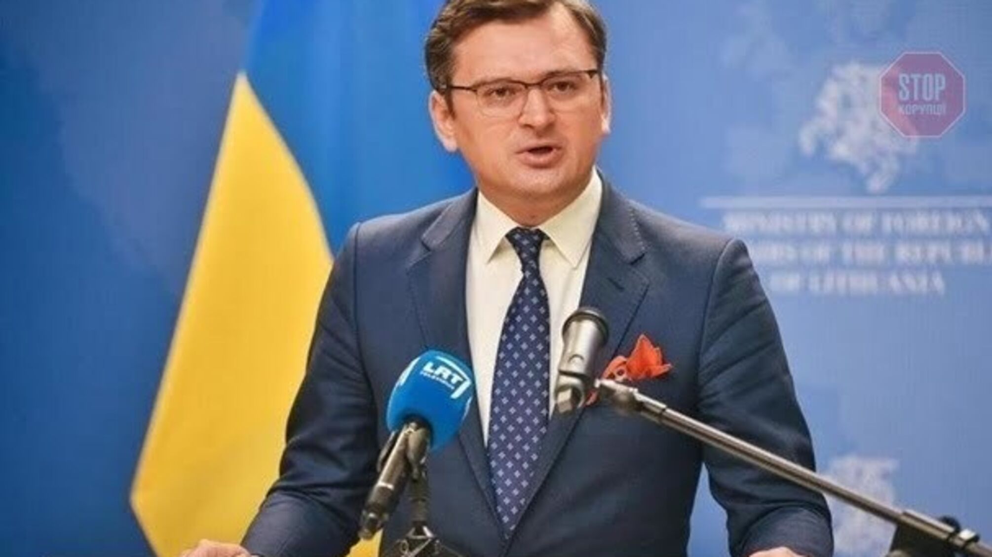 Україна звернеться до Байдена для отримання вакцини проти COVID-19 від США