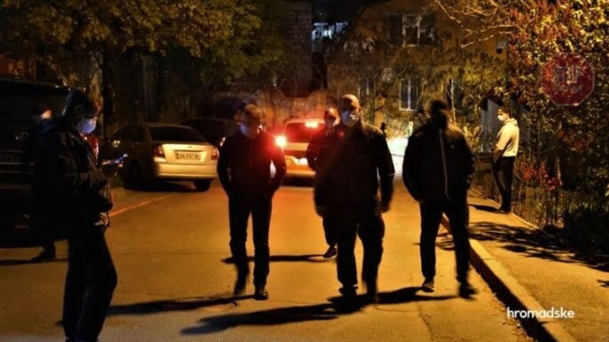Люди в чорному не дали евакуювати автівку нардепа від “ОПЗЖ” Медведчука 
