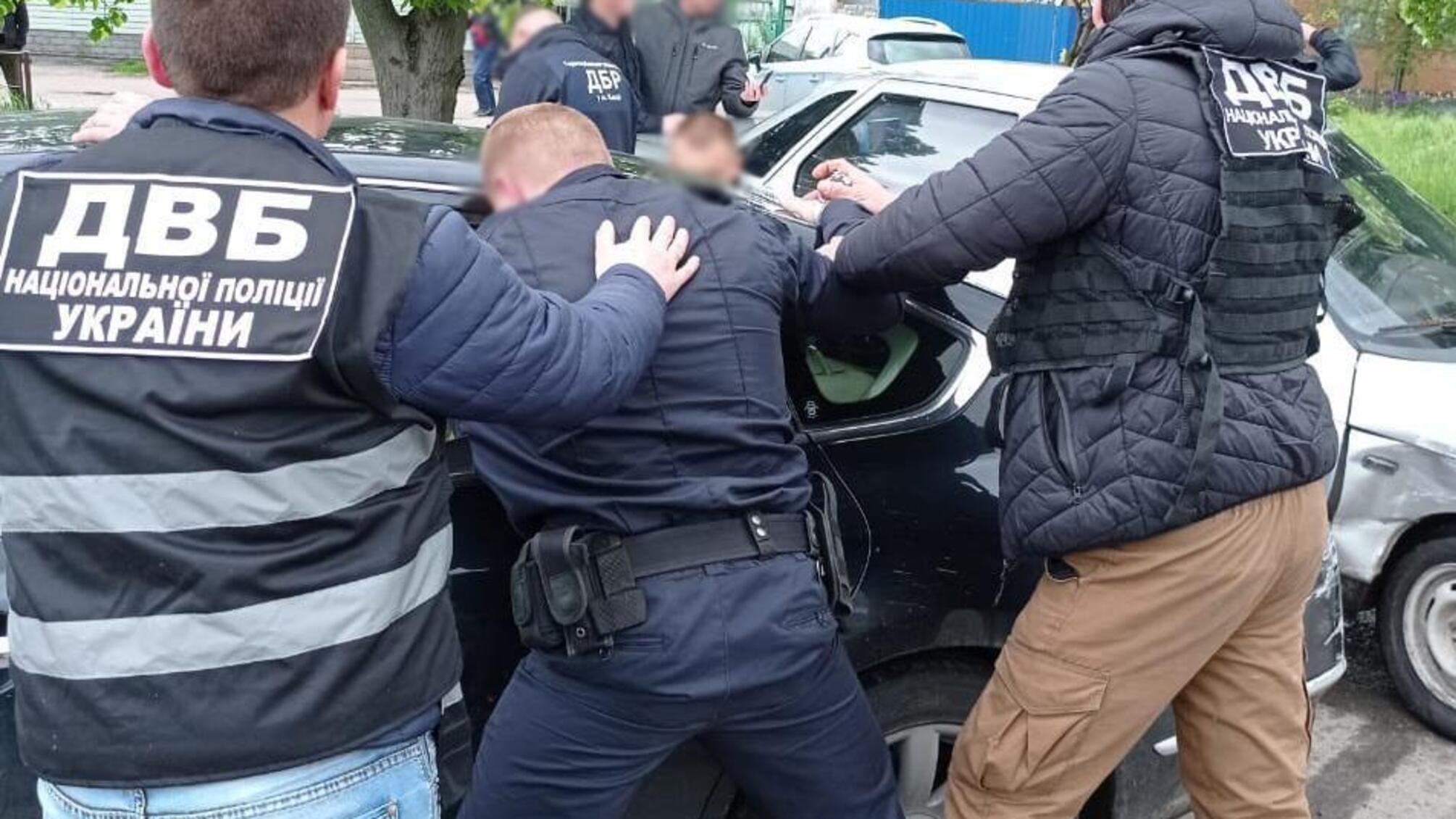 На Чернігівщині внутрішня безпека Нацполіції затримала на хабарництві двох патрульних