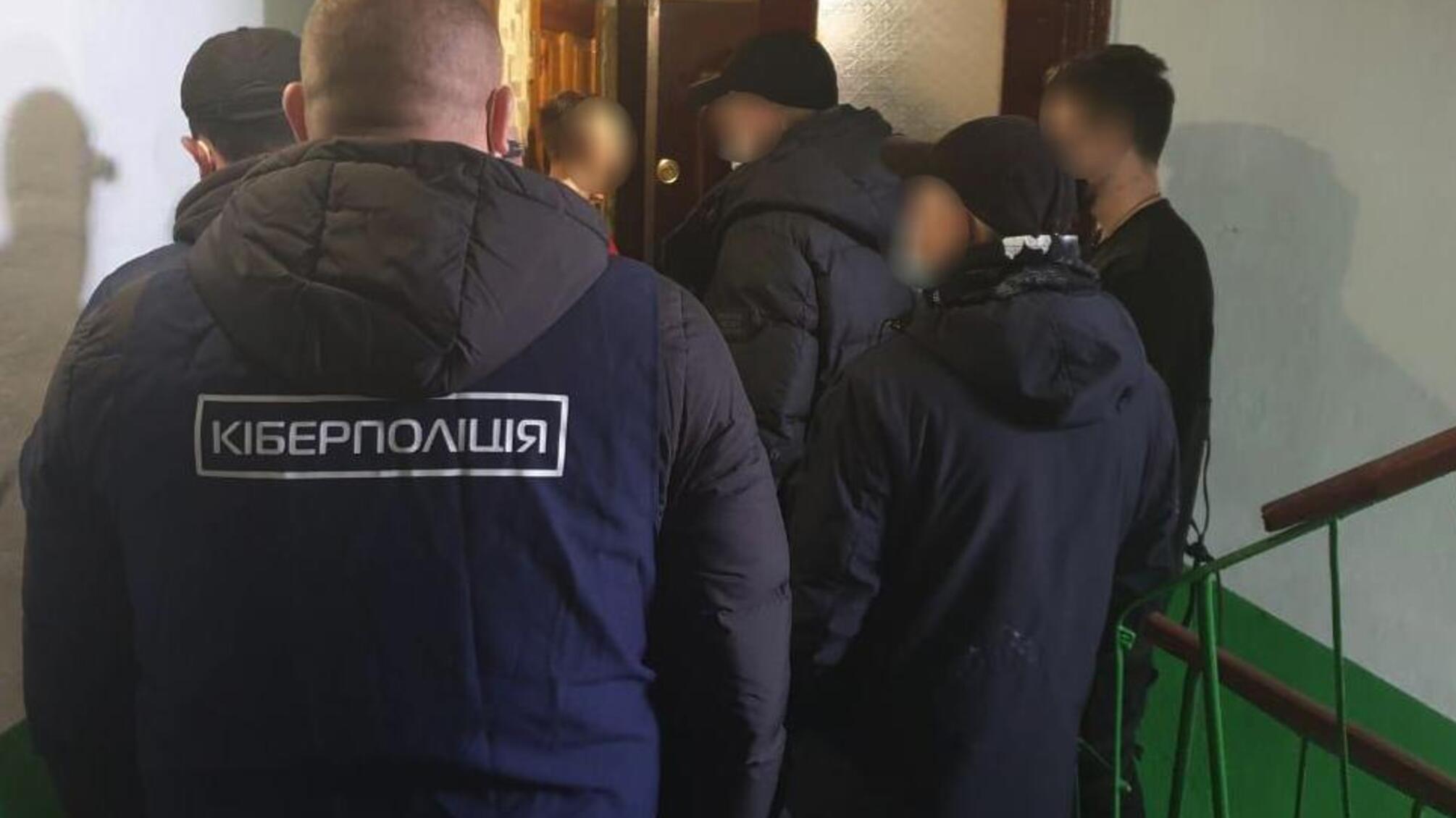 На Миколаївщині кіберполіція викрила чоловіка на інтернет-шахрайствах із продажем систем нагрівання тютюну