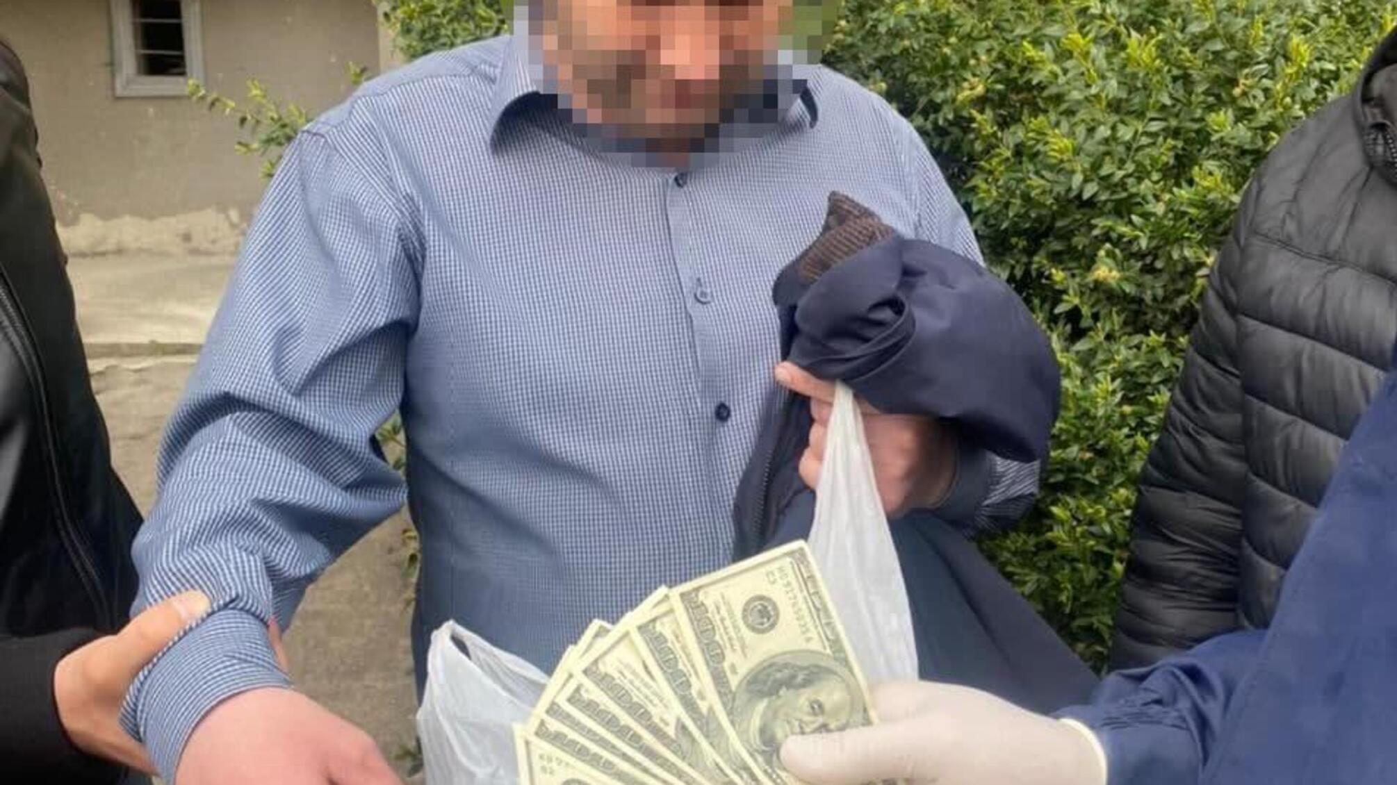 На Тернопільщині поліція затримала на хабарі керівника відділу облуправління держпродспоживслужби