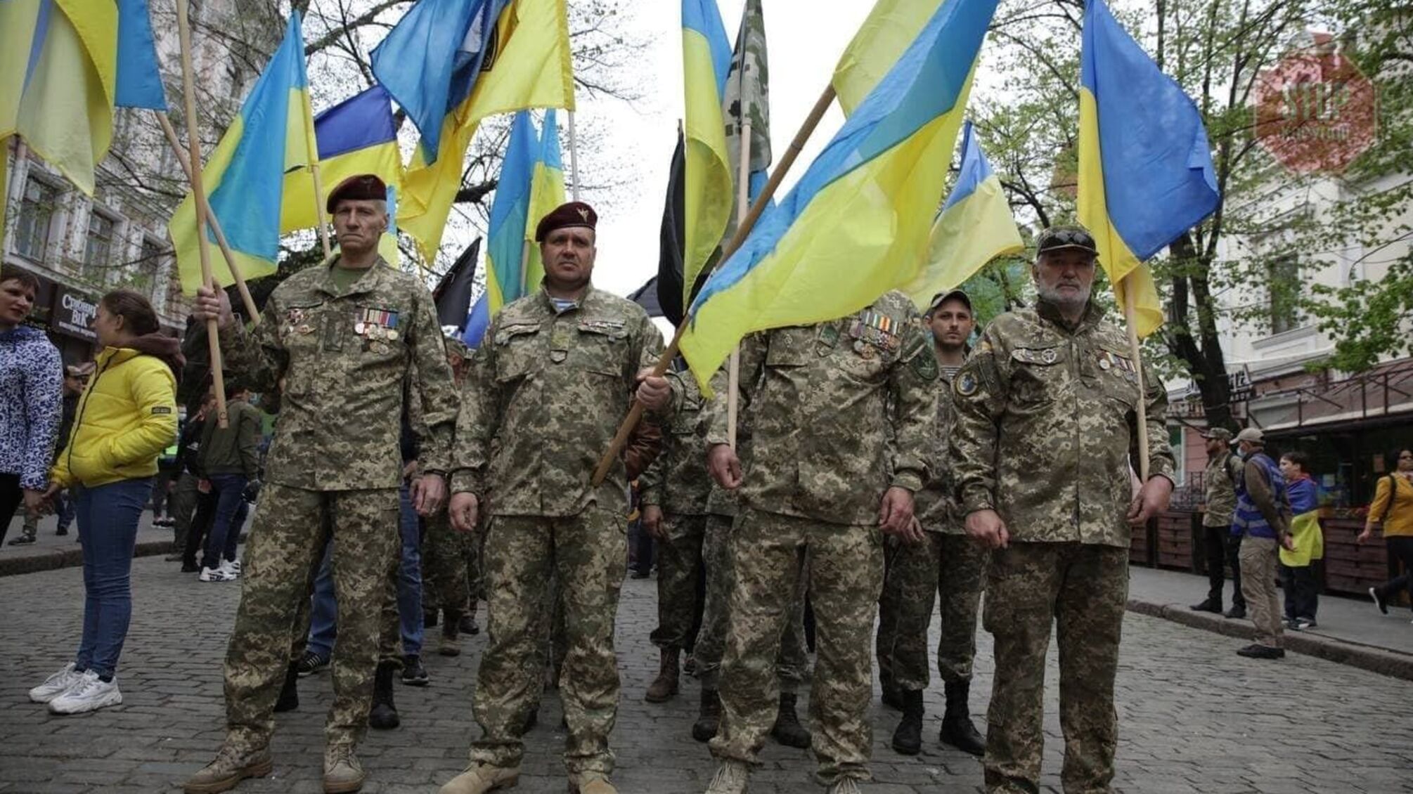 В Одессе проходит Марш защитников города (фото, видео)