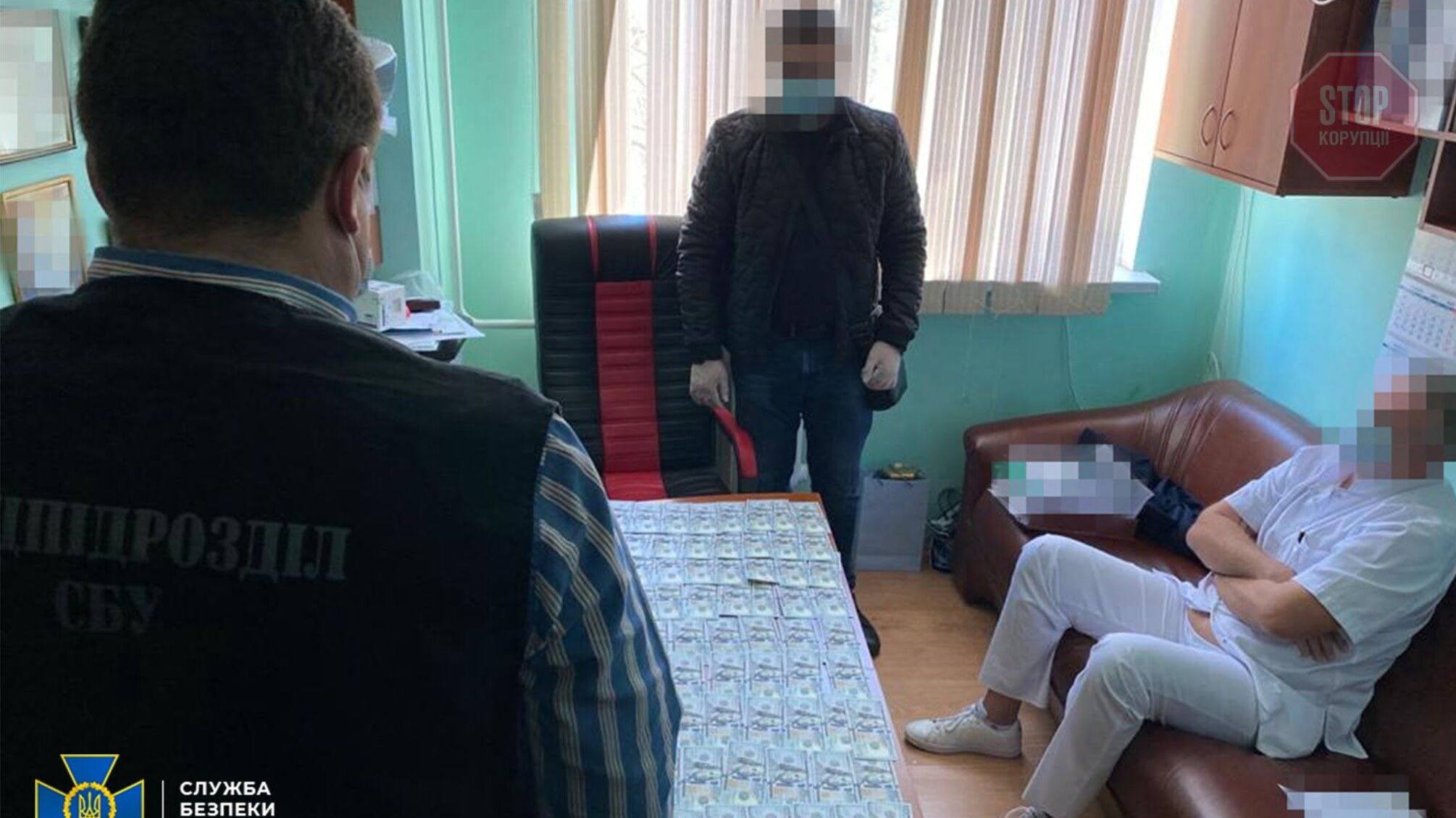 Требовали деньги за бесплатные операции: в Одессе СБУ разоблачила врачей-взяточников