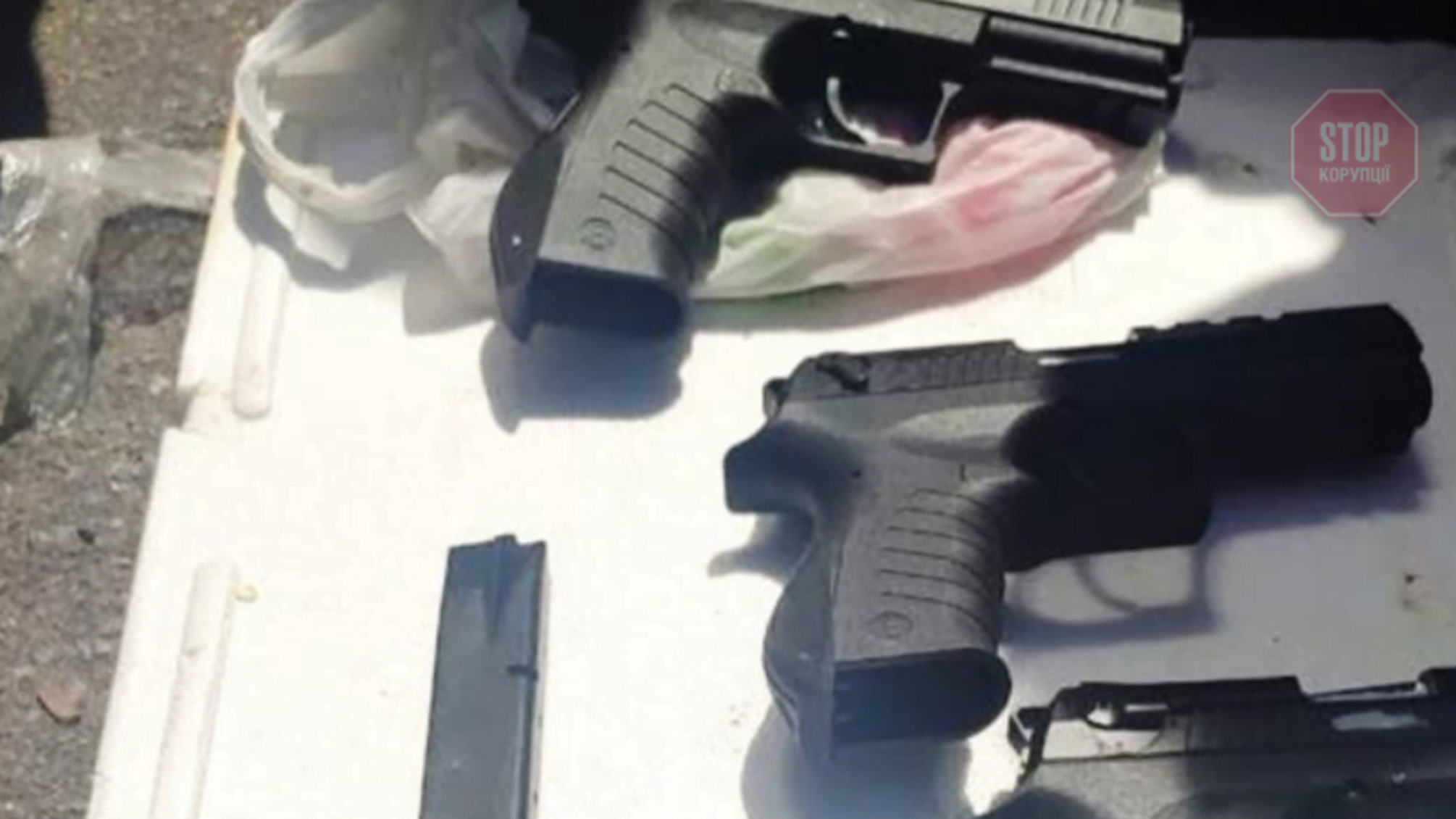 У Черкасах силовики затримали військовослужбовця, який влаштував нелегальний збройовий бізнес