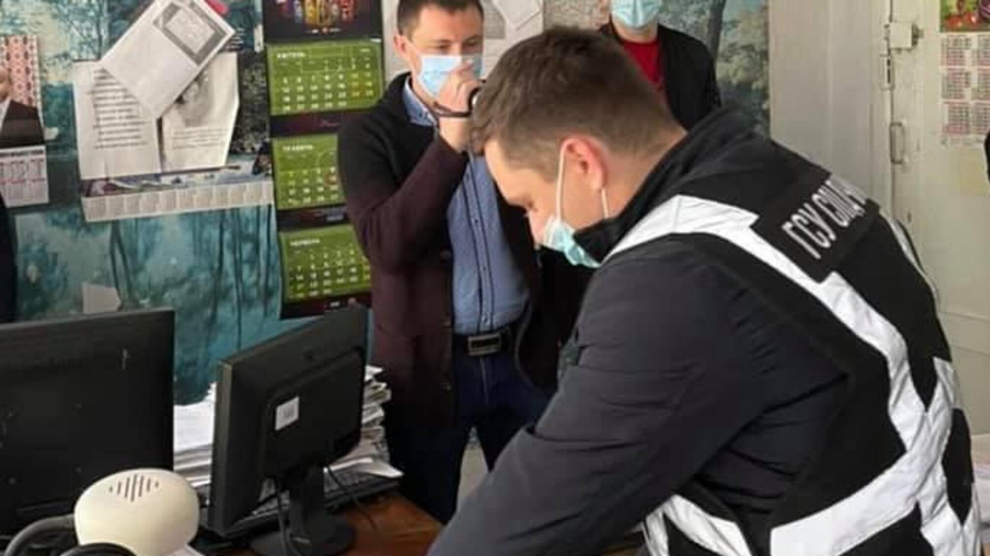 Слідчі Нацполіції викрили водія керівника НААН на одночасному отриманні заробітної плати на шести держпідприємствах