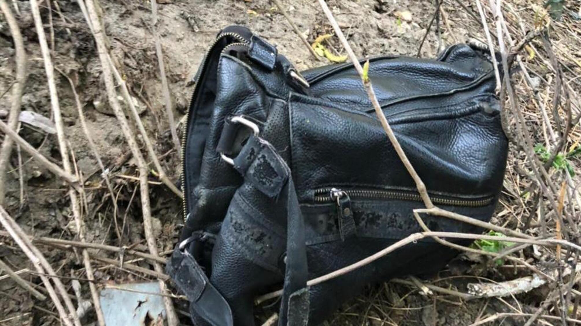 Співробітник поліції охорони забрав сумку у мешканця Києва – внутрішня безпека Нацполіції