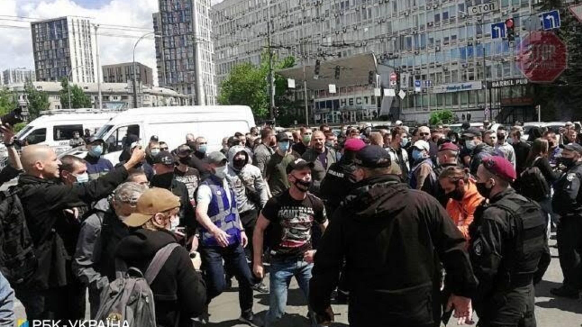 Апеляція Медведчука: під судом сталися сутички (фото)