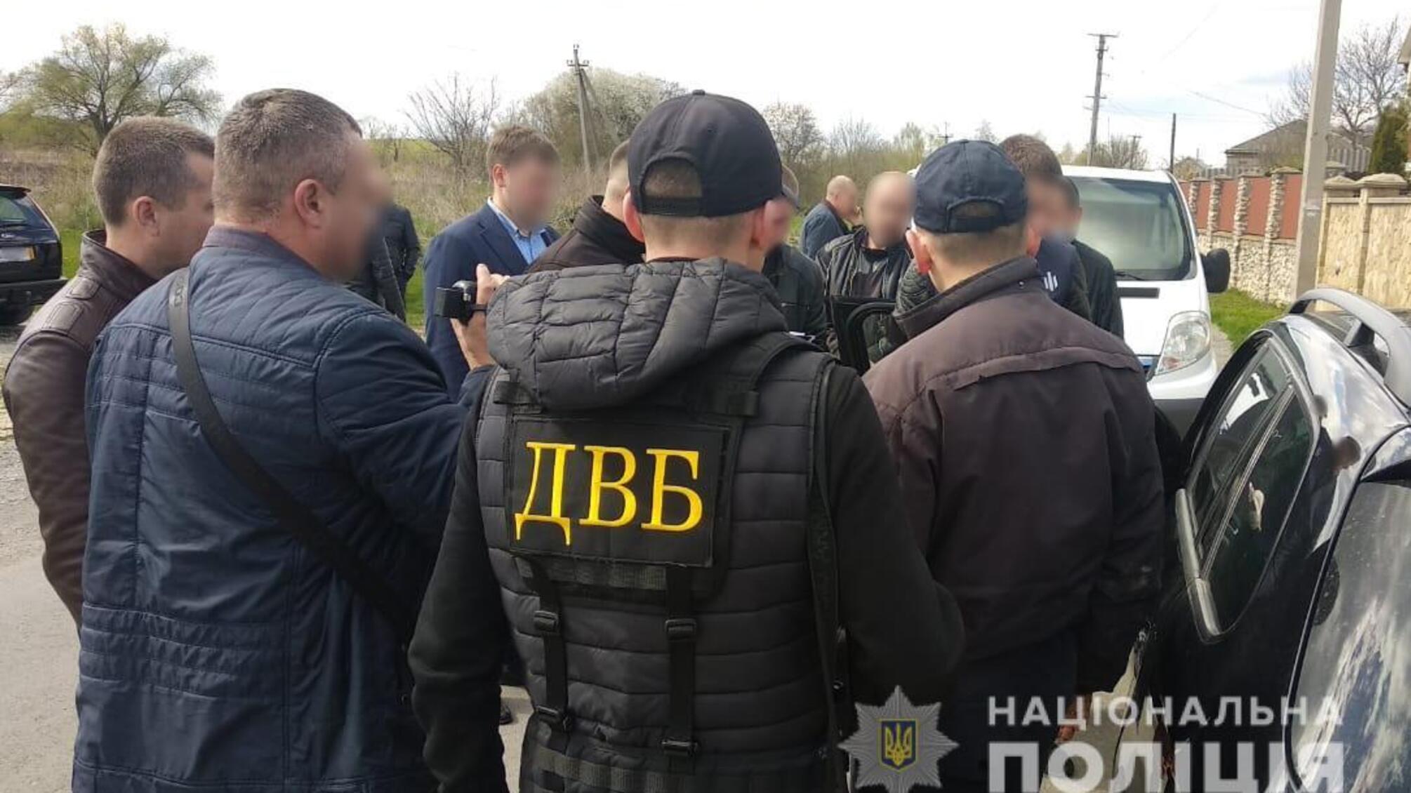 У Тернопільській області внутрішня безпека Нацполіції викрила поліцейських на вимаганні хабаря