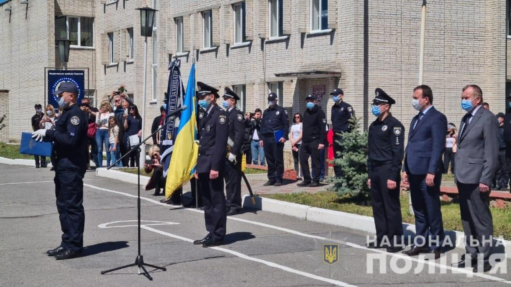 У Вінниці 36 юнаків та дівчат, які проходять навчання в межах проєкту «Кадетський корпус поліції», урочисто дали Клятву кадета