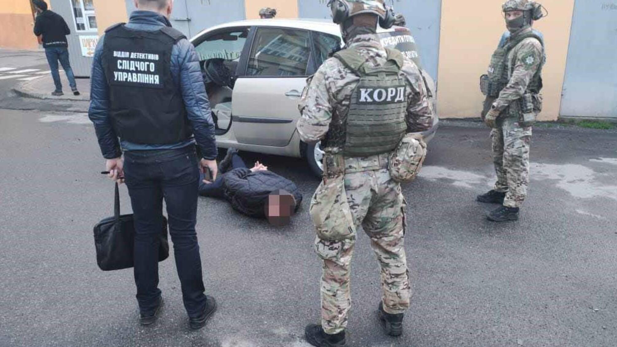 Вінницькі поліцейські затримали організоване злочинне угруповання, яке на мільйони гривень ошукало агрофірми в різних регіонах