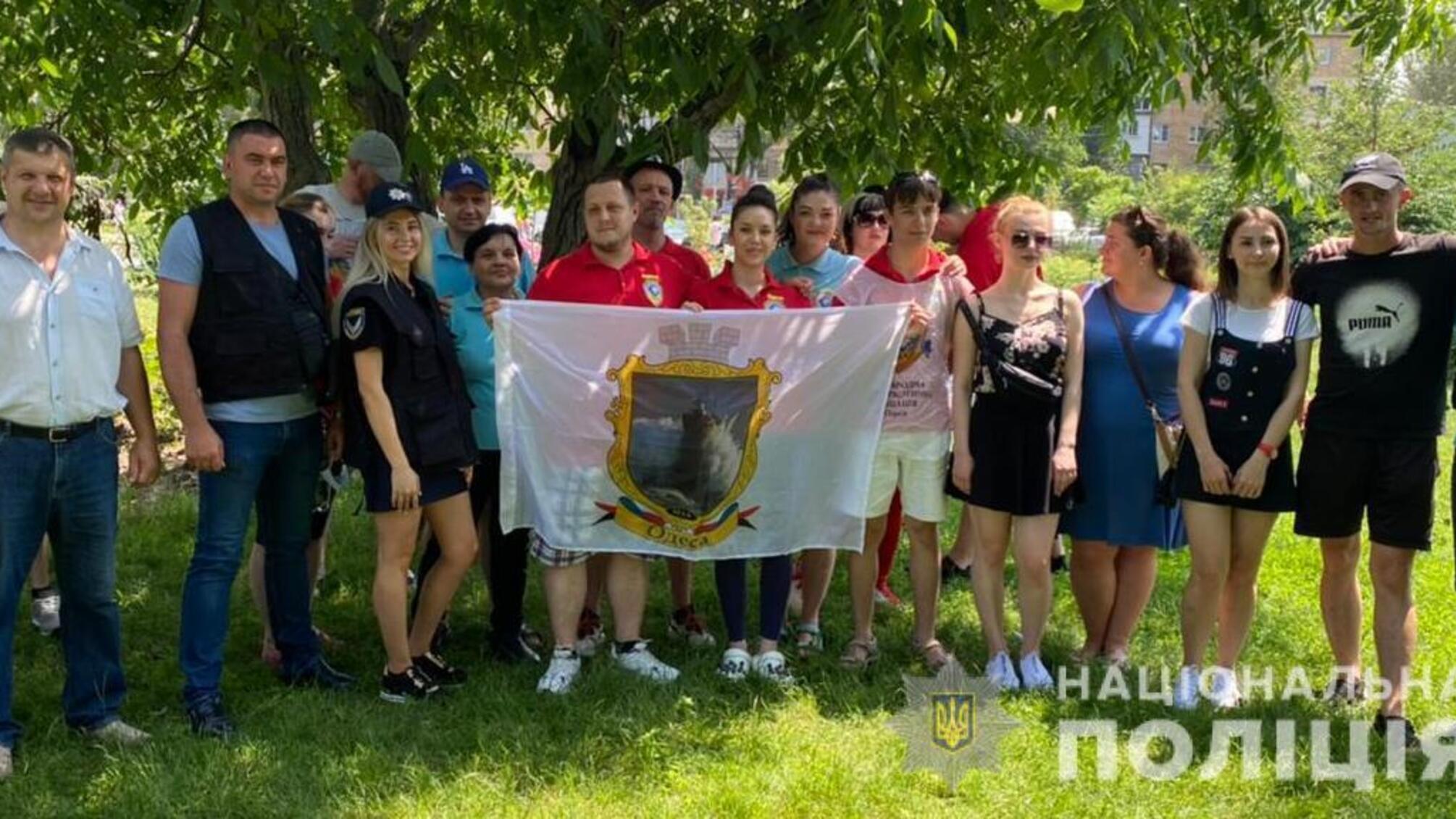 Другий день поспіль в Одесі триває знищення реклами наркотиків