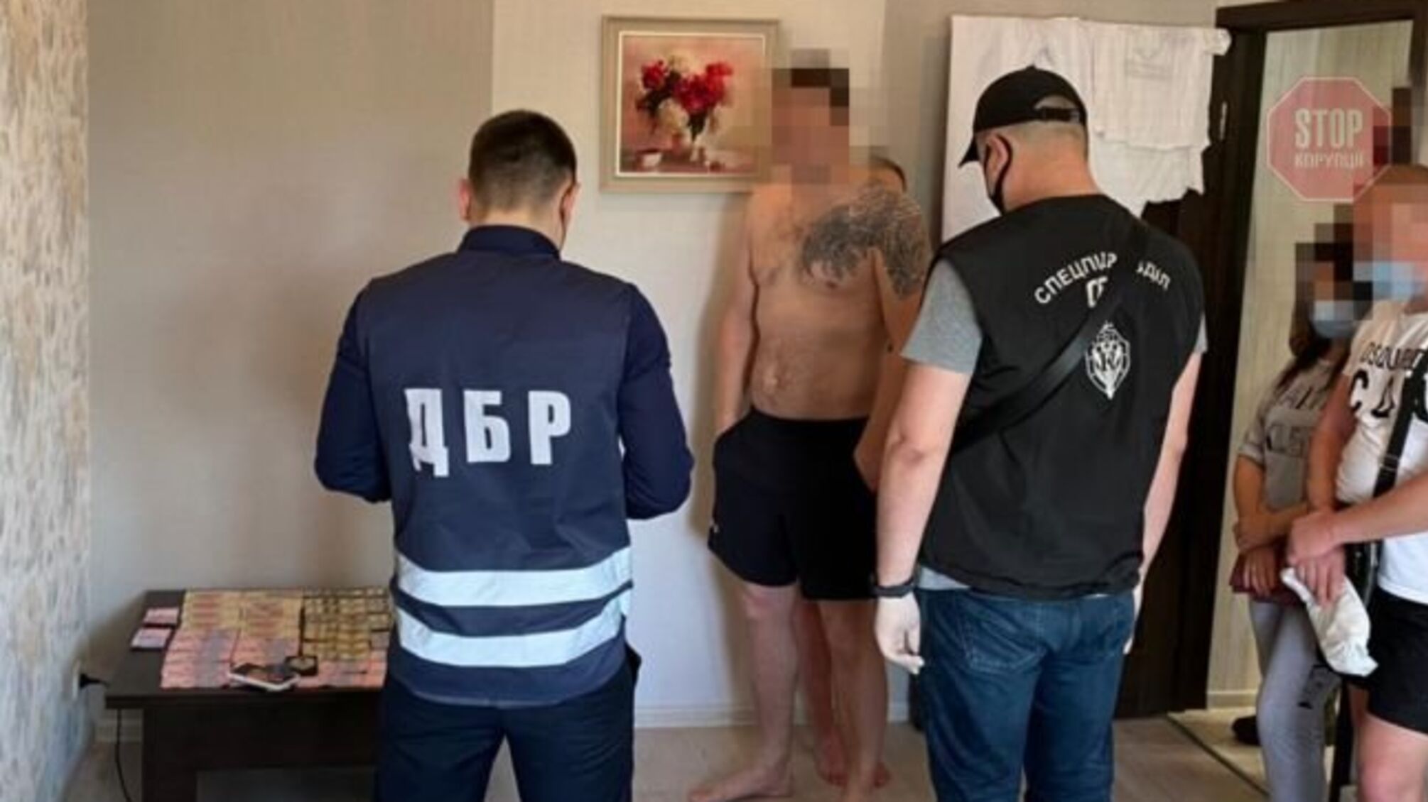 Харківські копи вимагали 10 тисяч доларів від підозрюваного (фото)