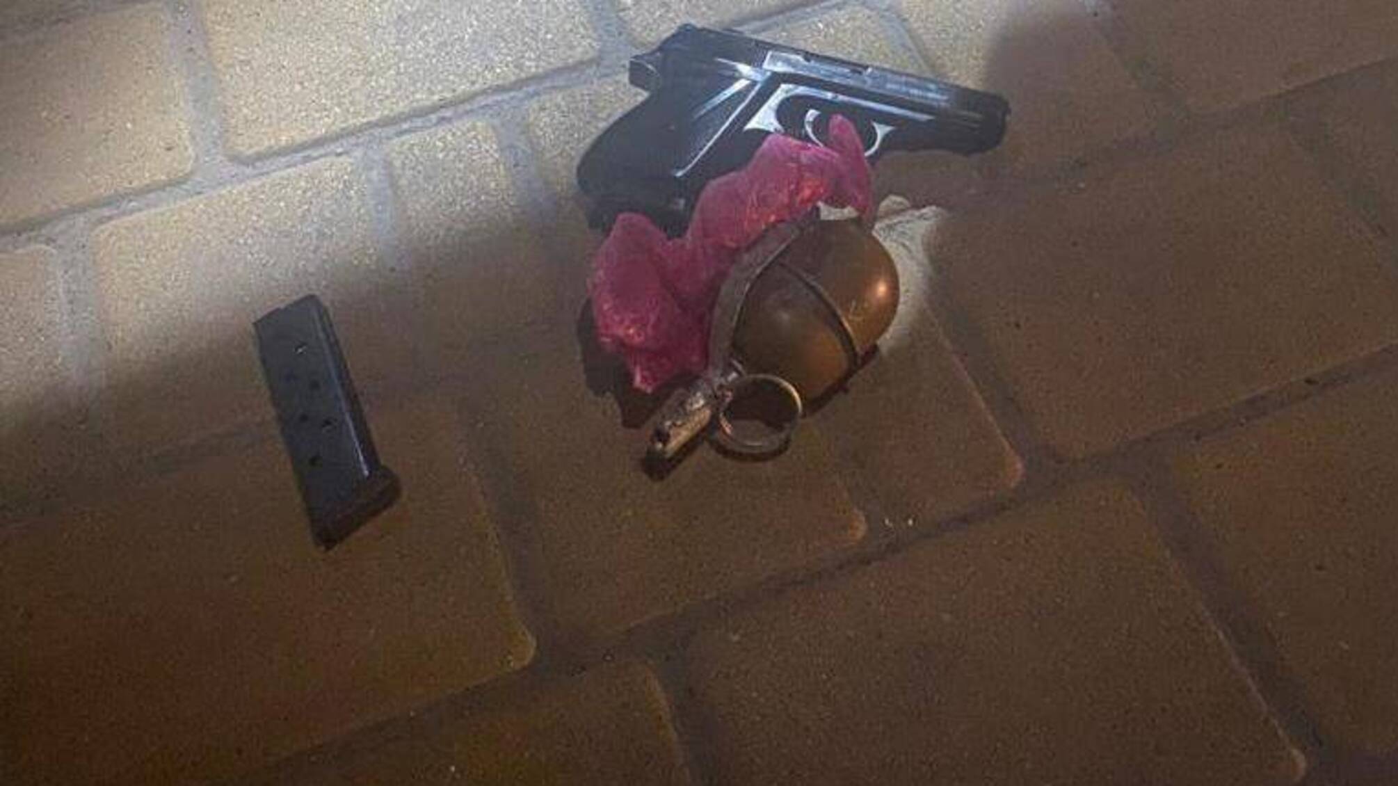 Поліцейські притягують до відповідальності жителя Усатівської ОТГ за хуліганство та незаконне поводження зі зброєю