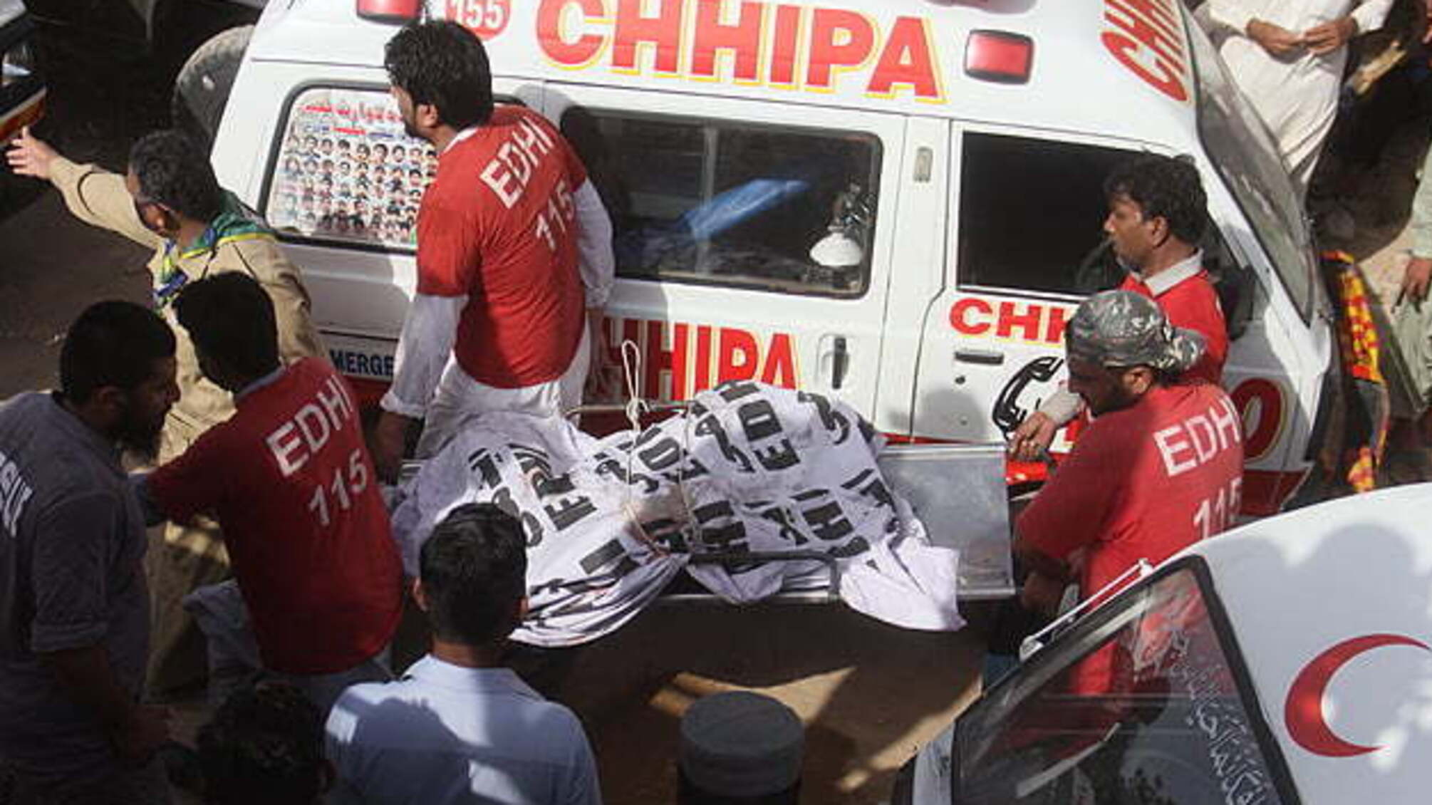 Зіткнення потягів у Пакистані: кількість загиблих збільшилася до 62