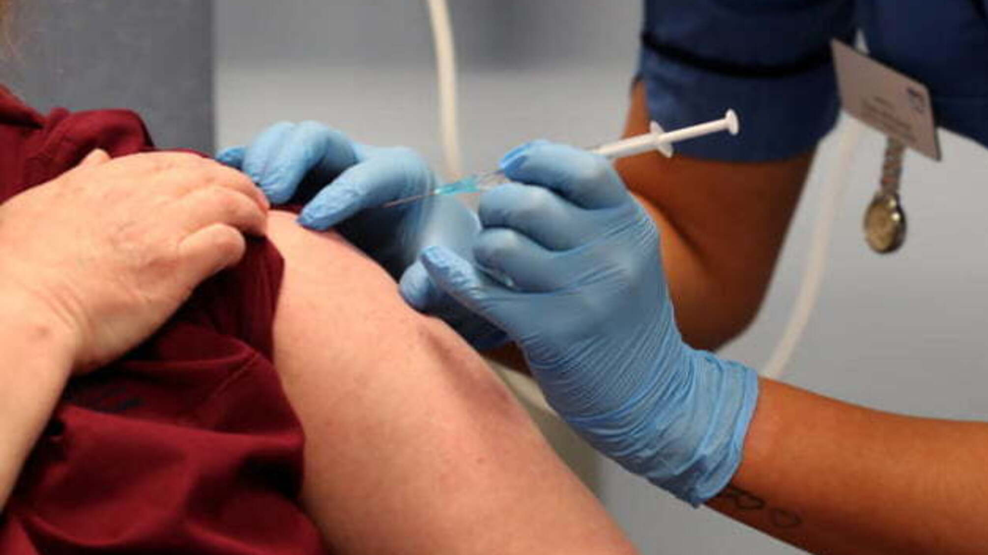 Перше COVID-щеплення вже зробили 43% жителів Німеччини