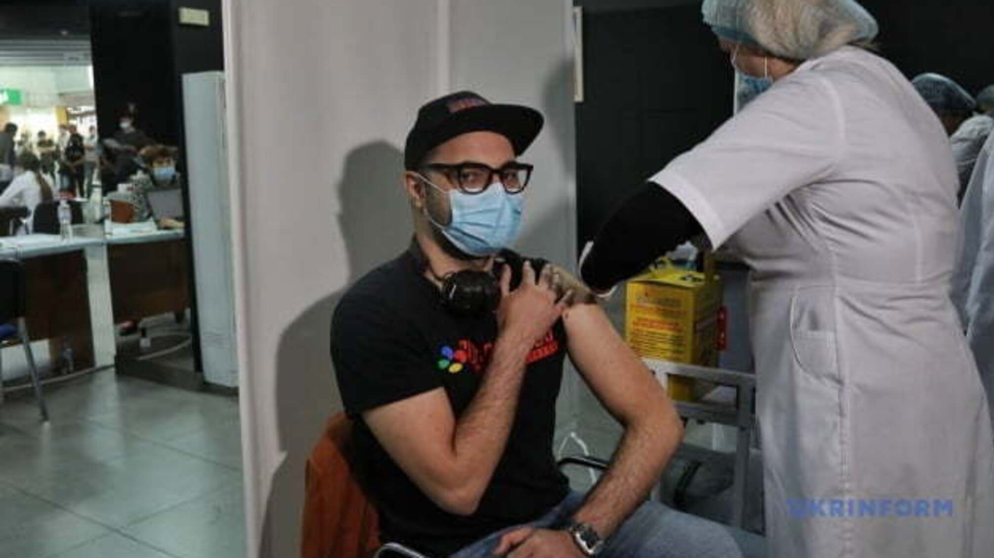 На вихідні в Україні запрацювали 10 центрів вакцинації