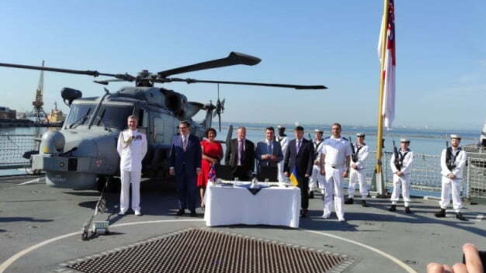 Україна і Британія домовилися про спільне будівництво військових кораблів та баз для ВМС