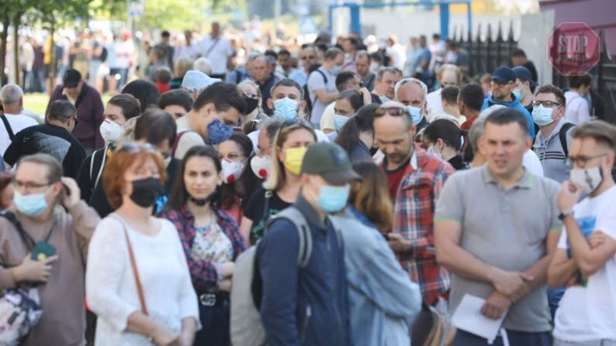В Киеве снова собрались большие очереди на вакцинацию