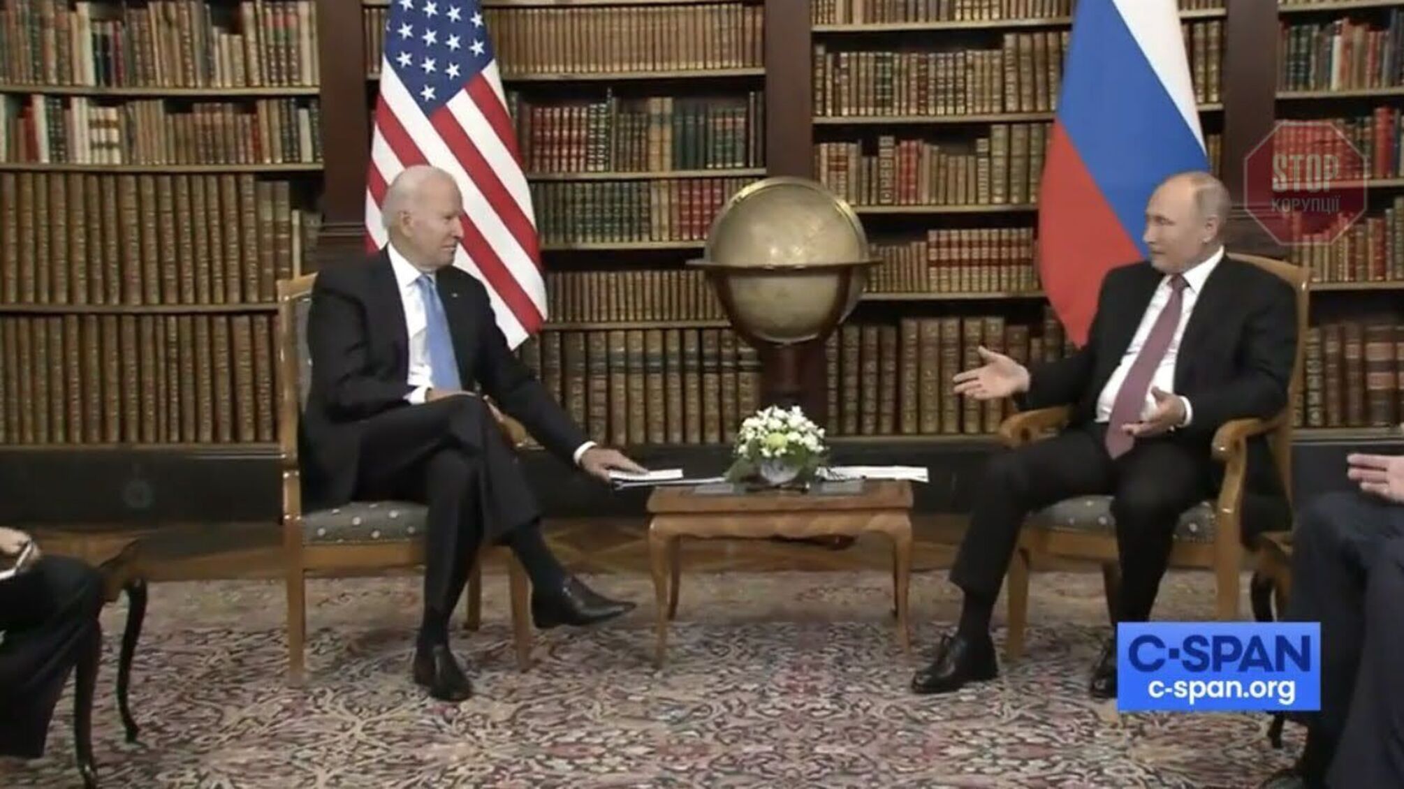 З'явилося відео зустрічі Байдена і Путіна