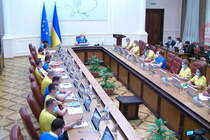 Міністри зібралися на засідання Кабміну у формі української збірної (фото)