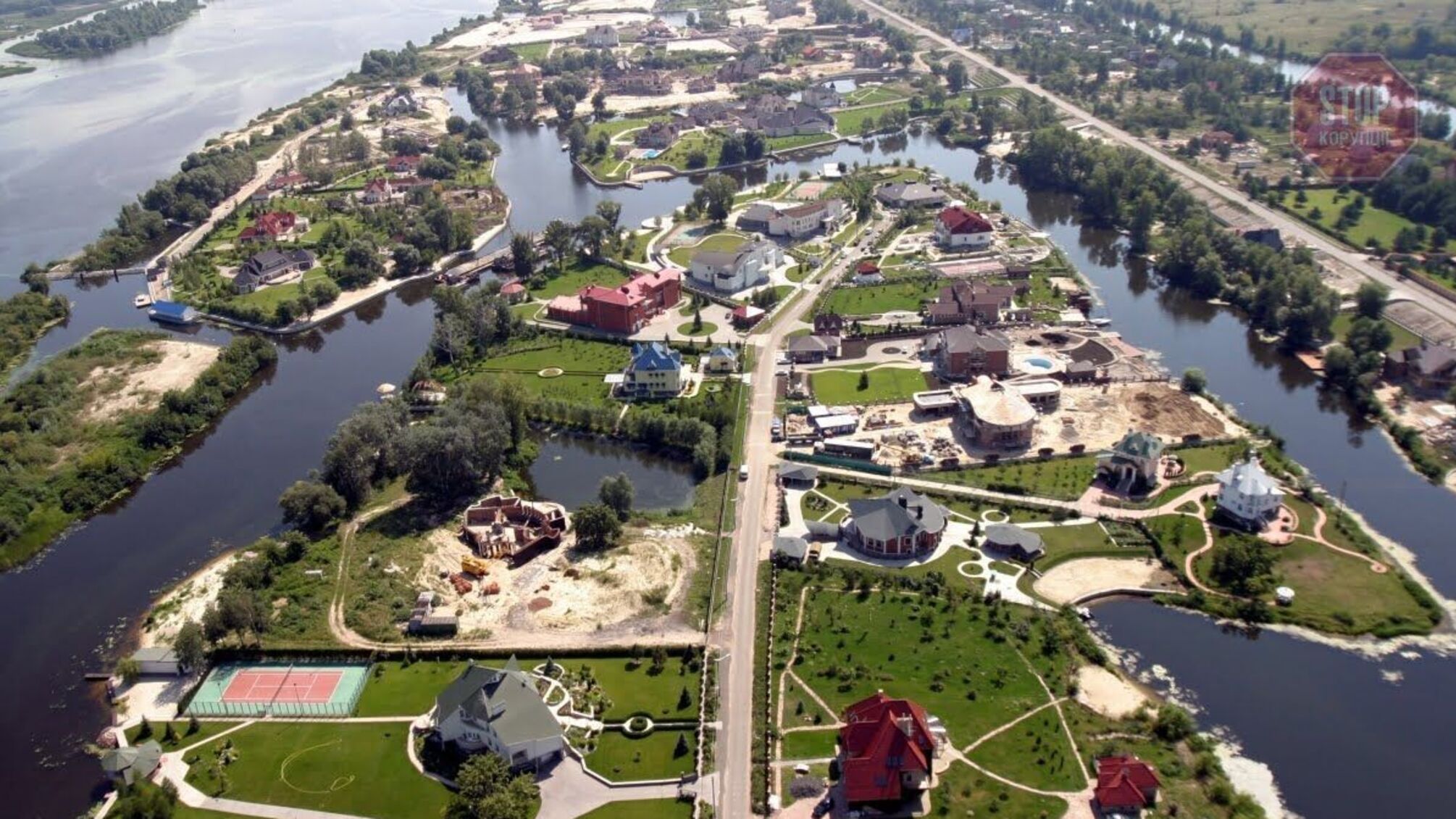 Виселення з Конча-Заспи: мешканці елітного поселення подали вісім позовів