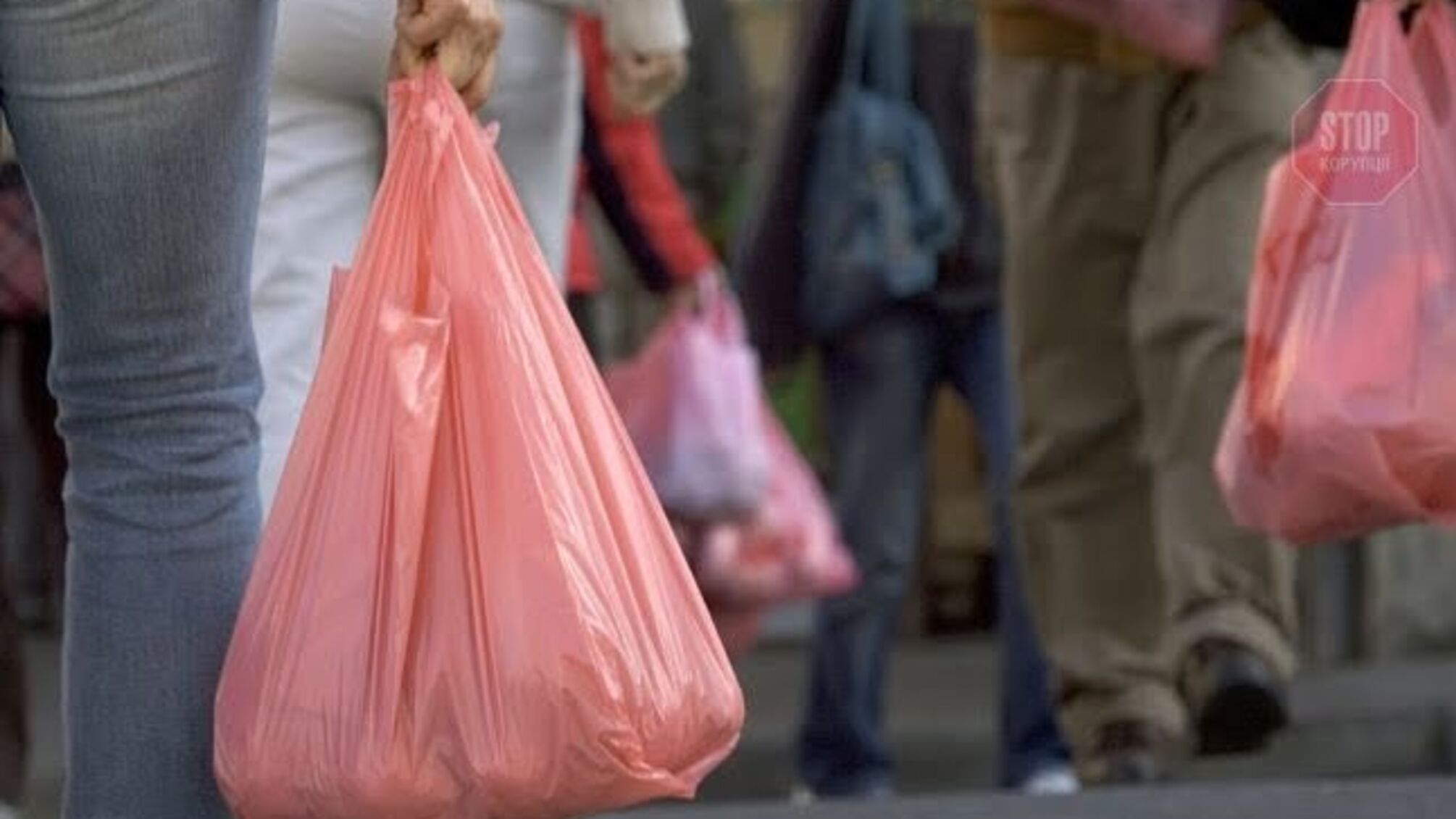 Нардепы запретили использование пластиковых пакетов: размер штрафов