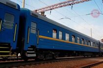 Впав із верхньої полиці: у поїзді ''Рахів - Київ'' загинув пасажир