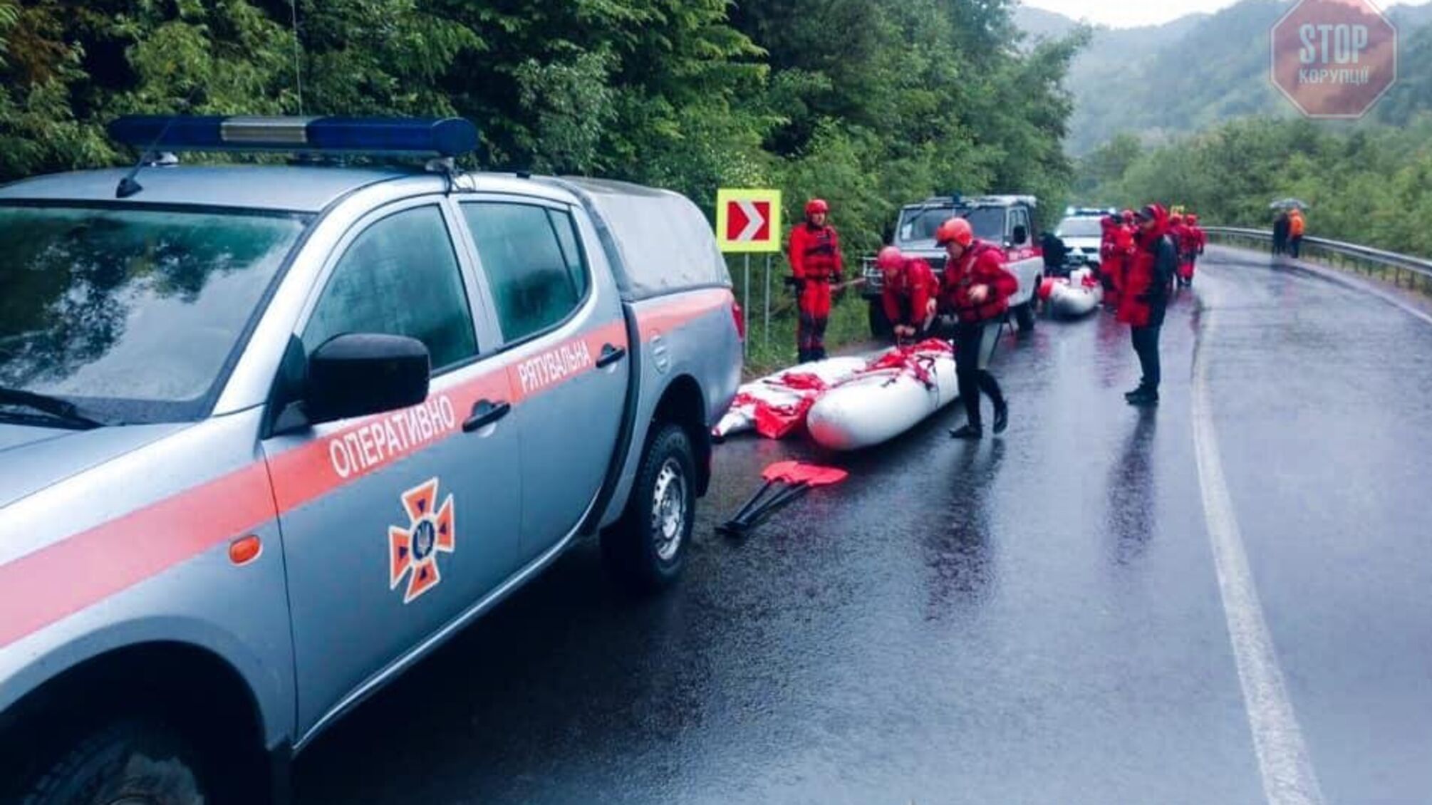 В Ивано-Франковской области спасатели достали из реки тело 12-летнего мальчика (фото)
