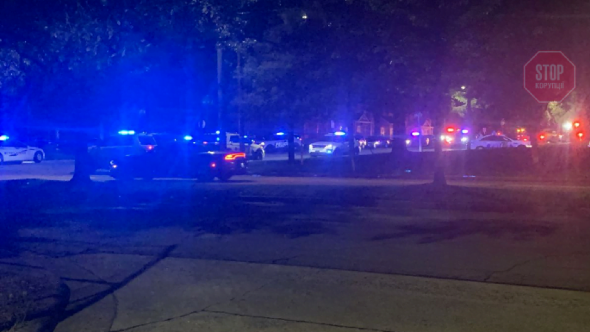 У США поруч із відділенням поліції сталася стрілянина, є загиблі