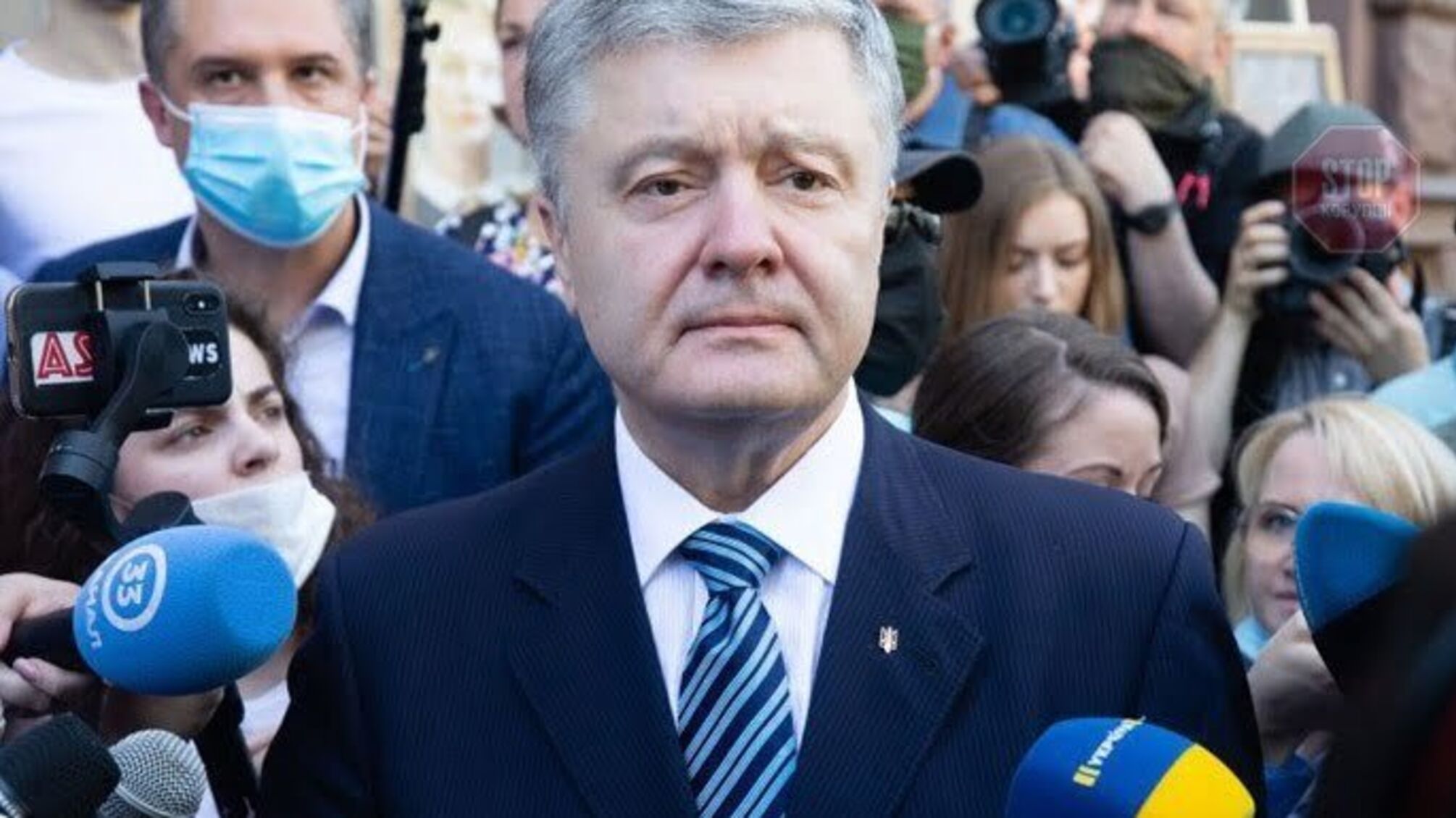 Допрос Порошенко: экс-президент вышел из здания СБУ