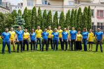 Американские дипломаты надели форму сборной Украины на Евро-2020 (фото)