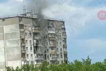 В Киеве горит жилой дом (видео)