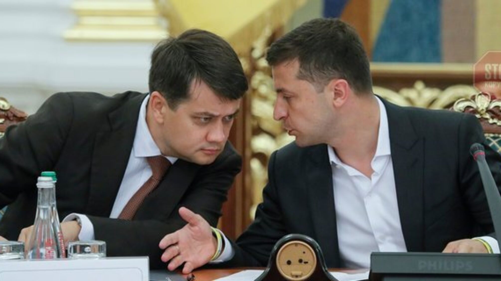 Разумков сообщил, что может помешать Зеленскому снова идти в президенты