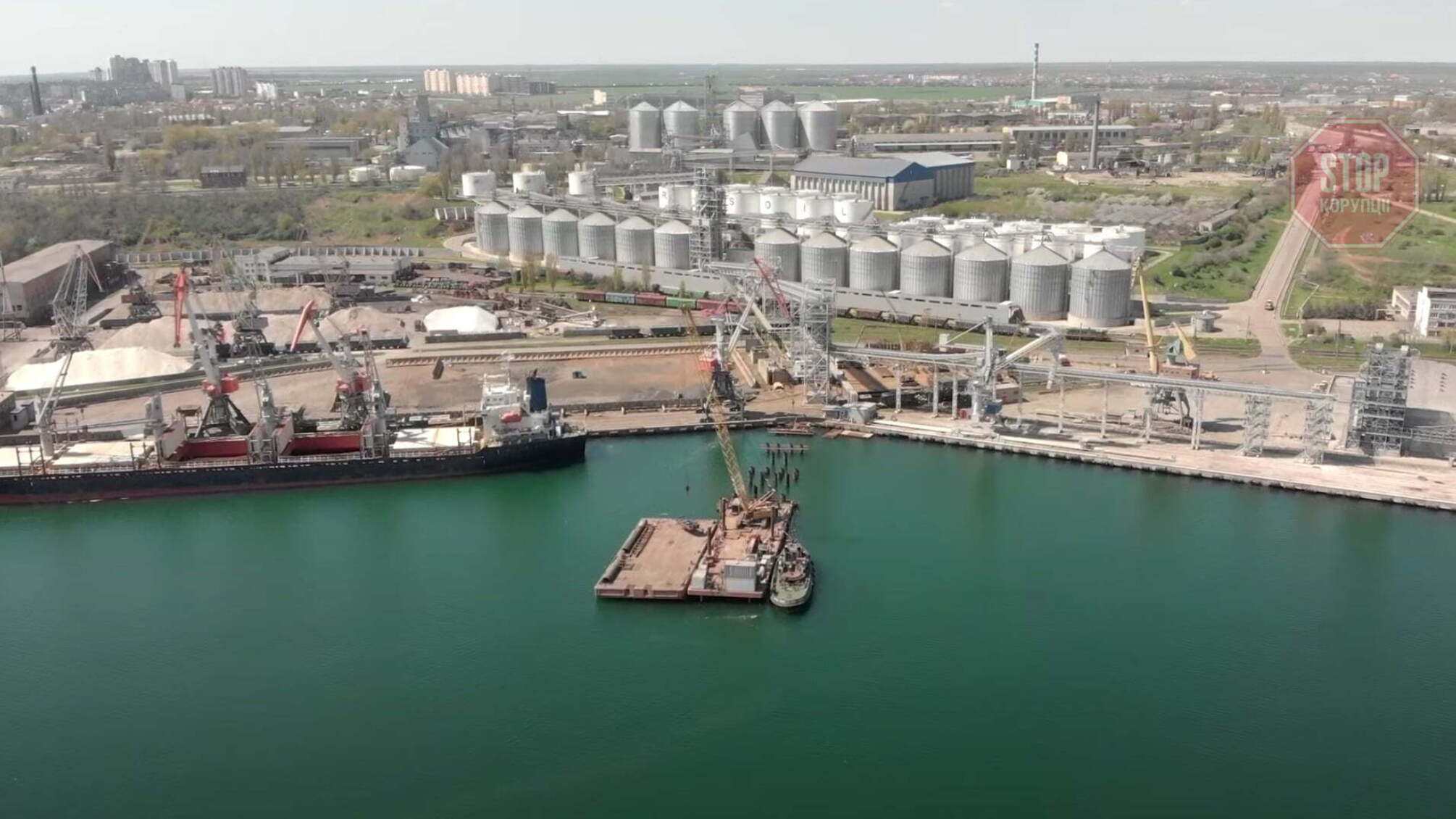 Поставлял зерно в оккупированный Крым: фигурант громких коррупционных дел строит пирс в Одесской области