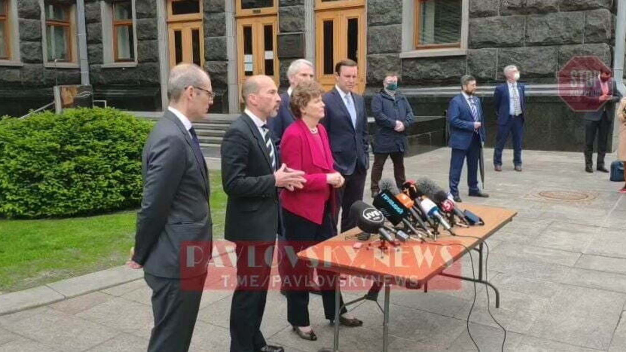 США продовжать надавати військову допомогу Україні, — сенатор