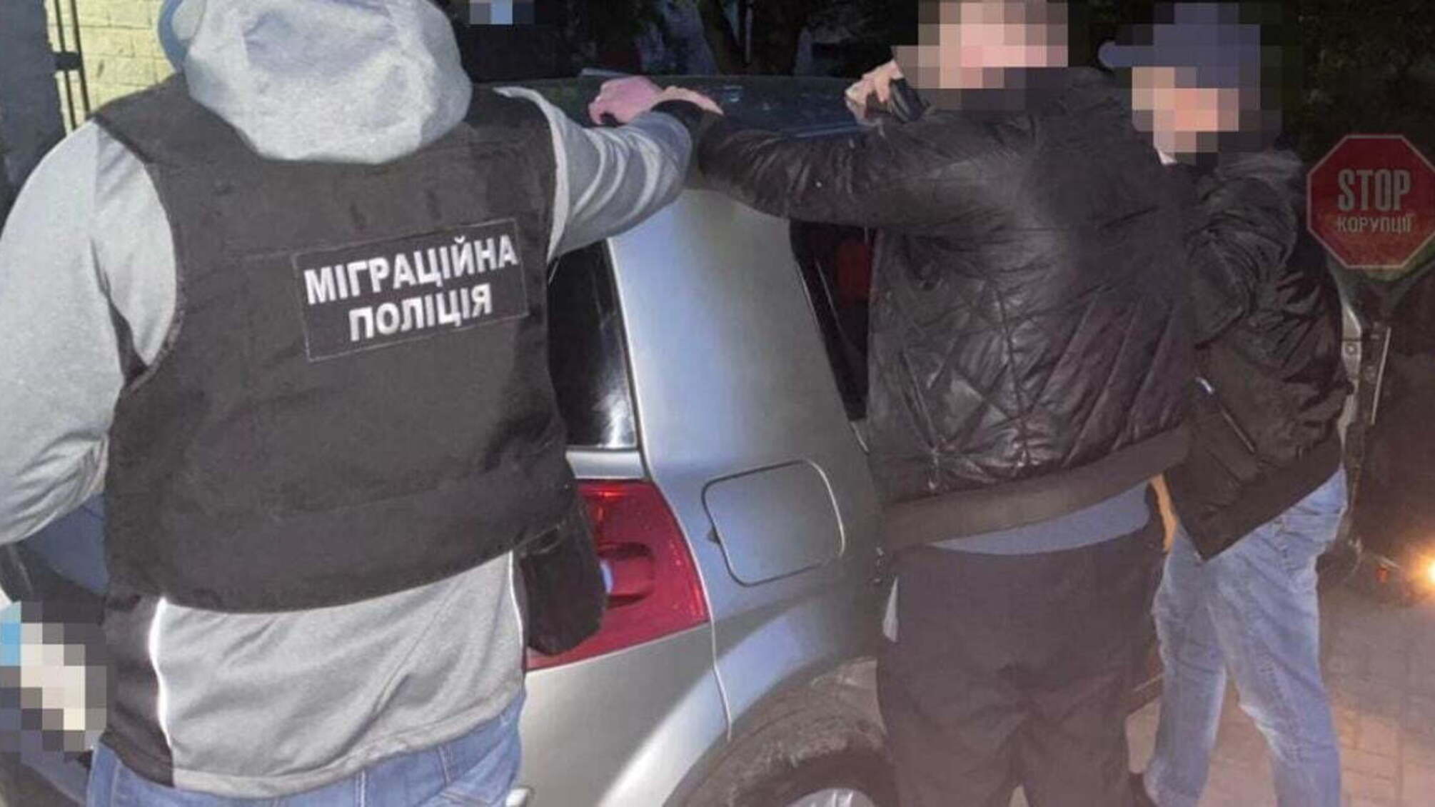 У Луцьку затримали лікаря-гінеколога, який 'підпрацьовував' сутенером