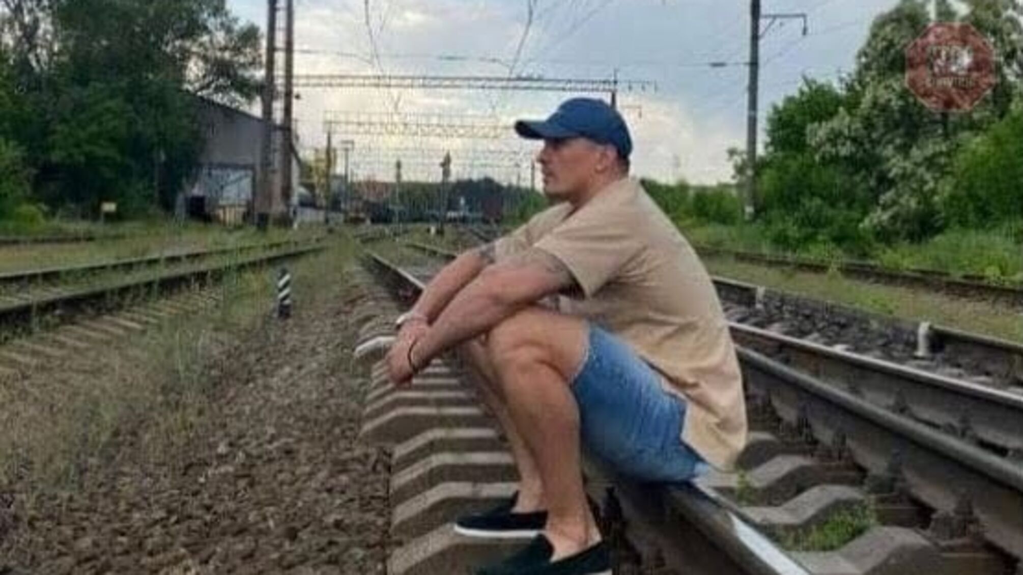 Усик ризикнув життям заради фото: в «Укрзалізниці» були шоковані вчинком боксера