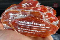 ''Колбасная столица'': в Тернопольской области глава общины сделал себе визитки из мяса