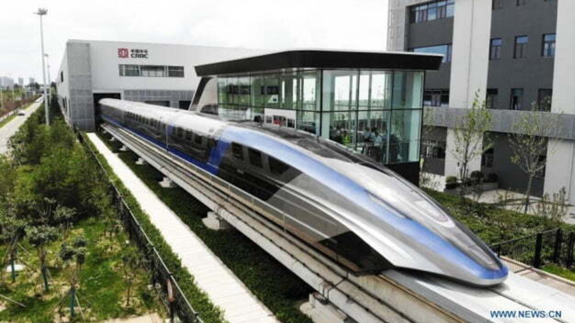 У Китаї створили потяг на магнітній подушці, що розганяється до 600 км/год