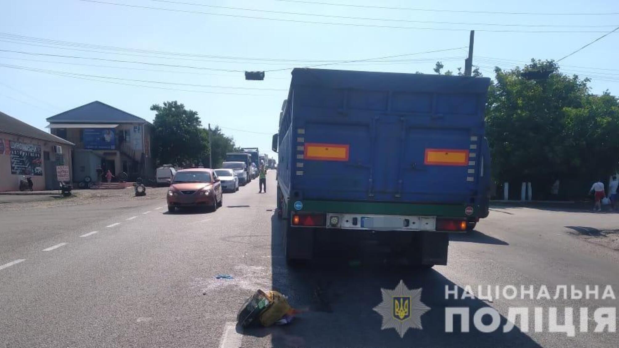 Поліцейські встановлюють обставини ДТП на трасі Одеса-Рені, в якій травмовано перехожу