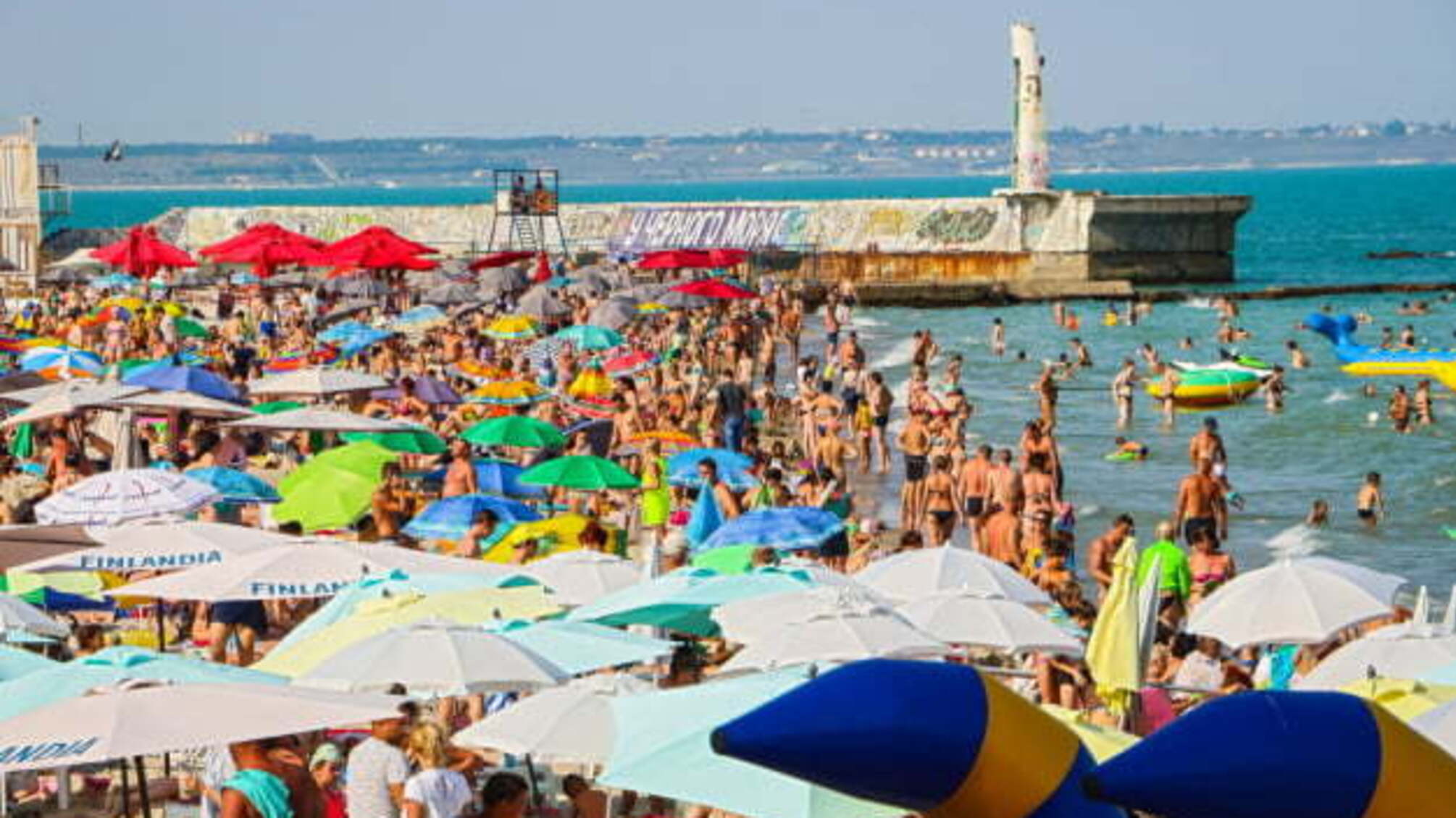 Морська вода біля двох пляжів Одеси непридатна для купання – МОЗ