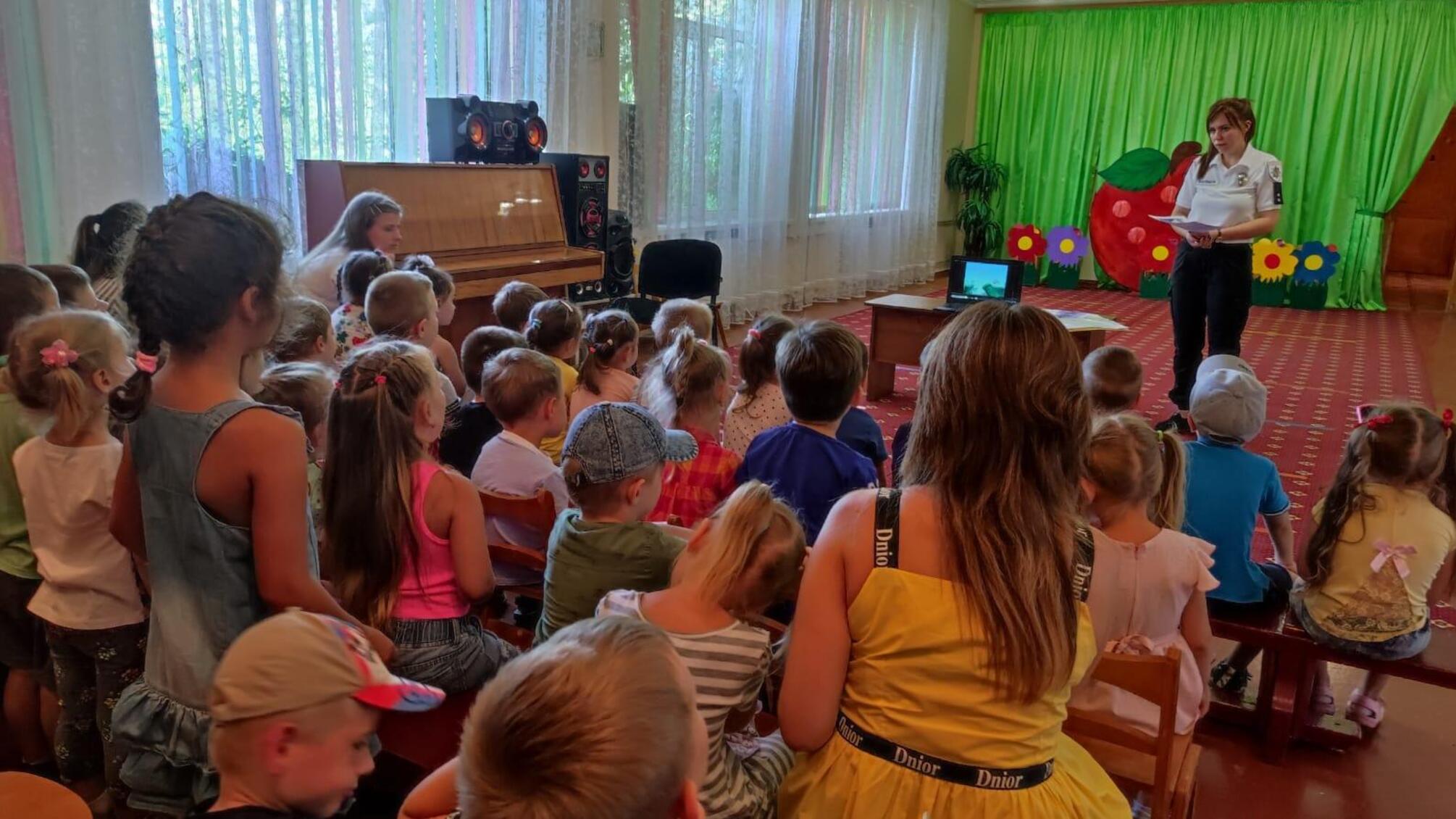 Поліцейські Березівки нагадали дітям правила безпечної поведінки під час купань