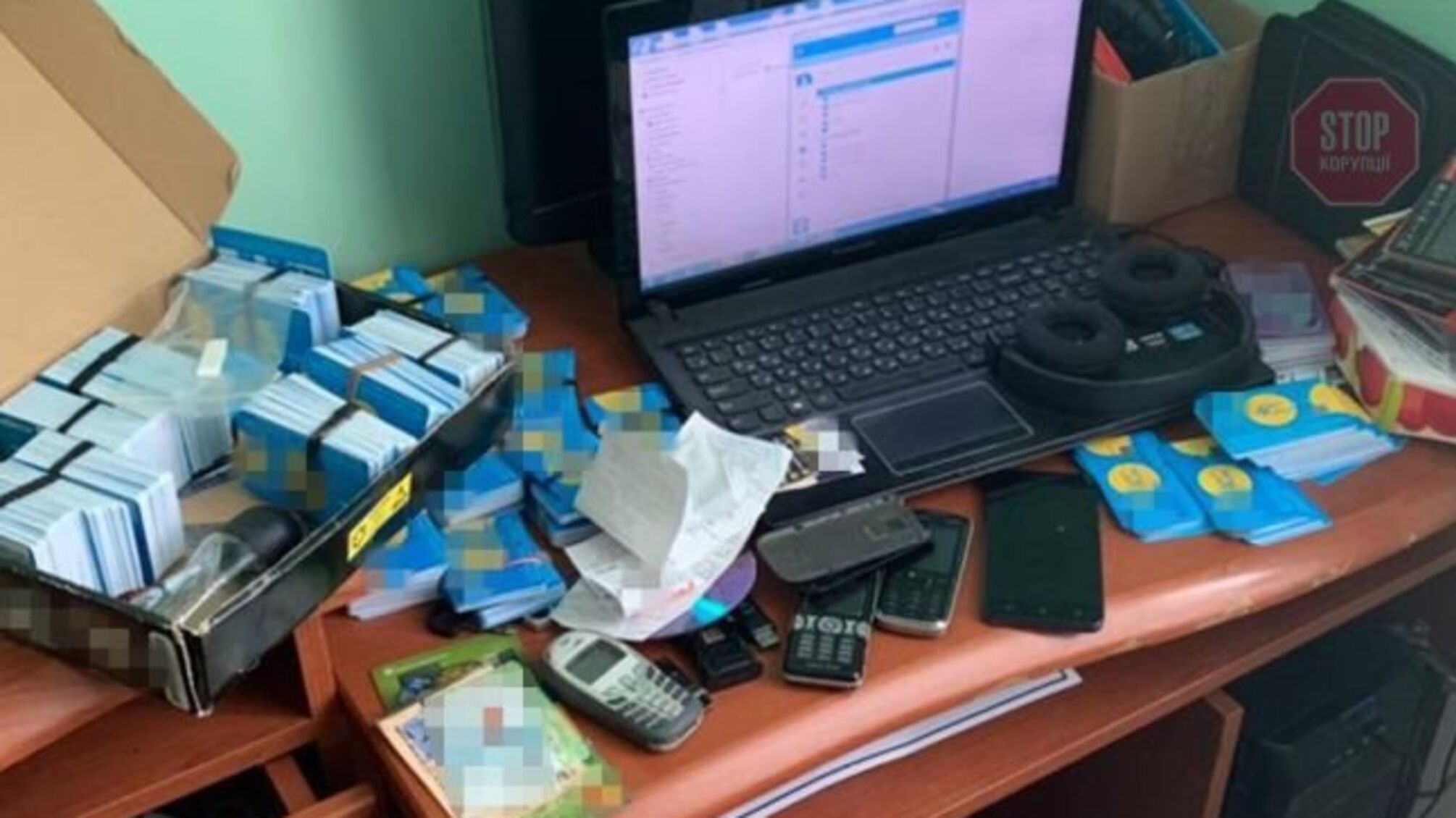 СБУ заблокувала потужну проросійську ботоферму на Франківщині (фото)