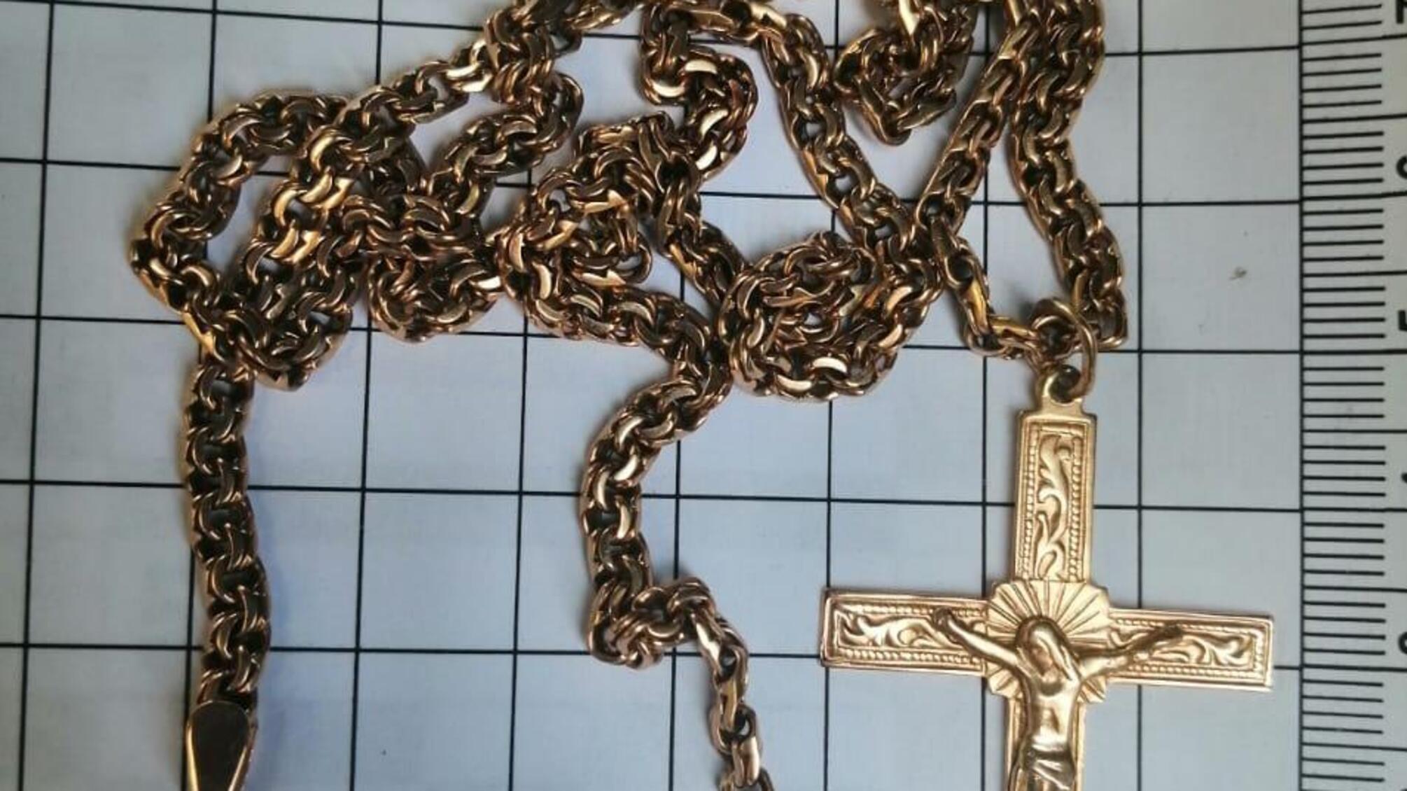 На Одещині поліцейські притягують до відповідальності двох молодих чоловіків за пограбування перехожого та крамниці