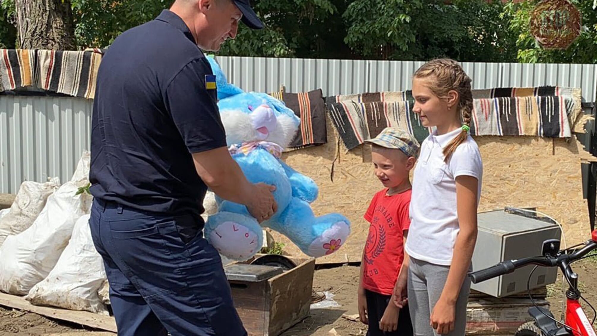 На Закарпатті 12-річна дівчинка врятувала чотирьох дітей від повені