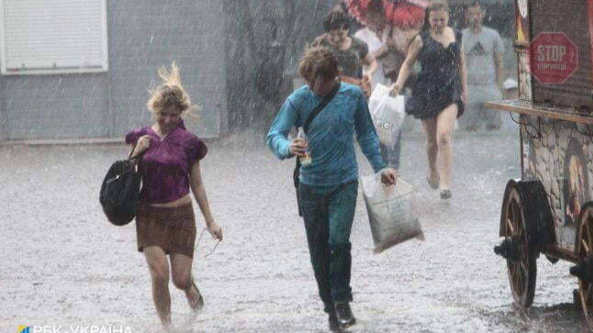 У Києві через зливу збій в роботі громадського транспорту