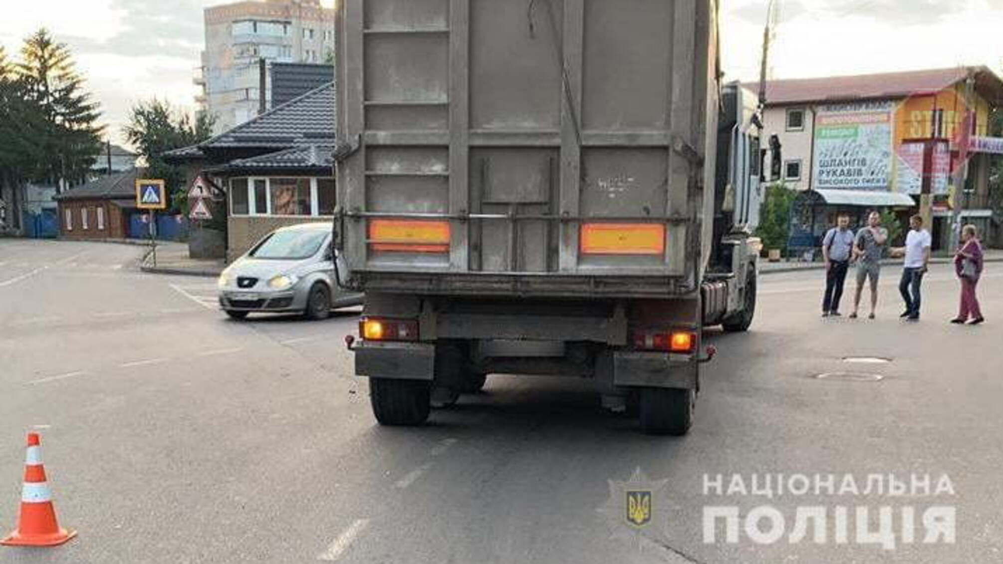 В Конотопе грузовик насмерть сбил велосипедиста (фото)