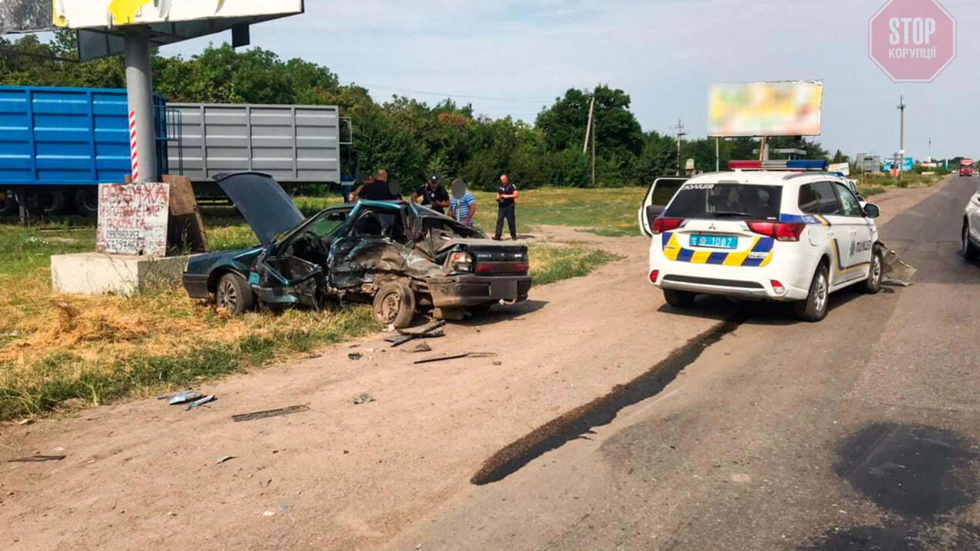 На Миколаївщині автівка поліції зіткнулася з легковиком, є постраждалі (фото)