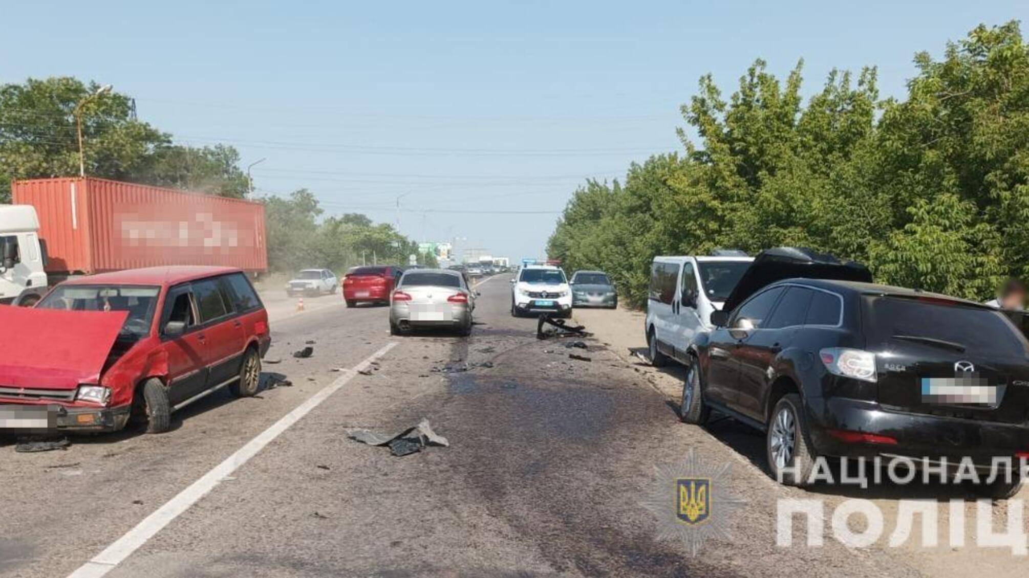 Поліцейські з’ясовують обставини ДТП на трасі Одеса-Кучурган